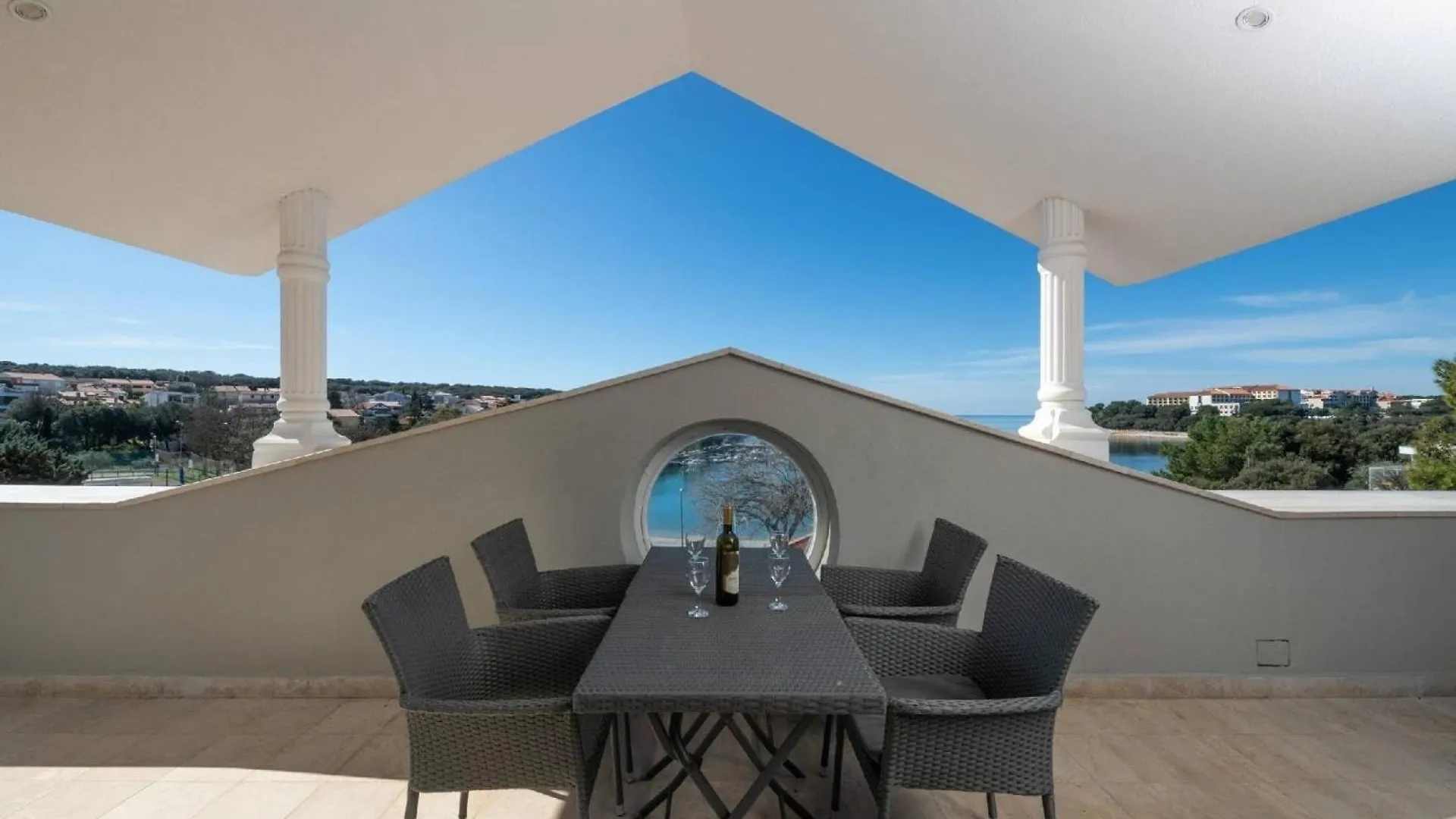 Apartments Donatella -Apt 2- Mit Meerblick Pjescana Uvala